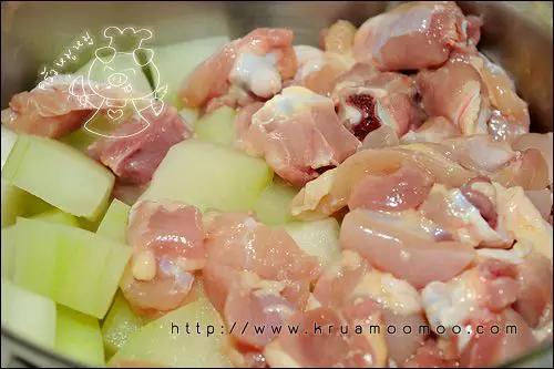 ต้มฟักพร้อมกับไก่