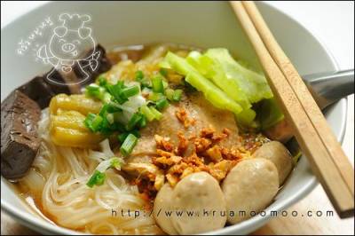 วิธีทำ ก๋วยเตี๋ยวไก่มะระตุ๋น หรือ ก๋วยเตี๋ยวไก่ตุ๋นมะระ