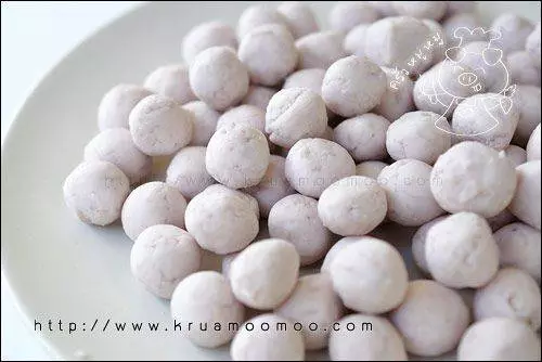 ปั้นเป็นลูกขนาดตามชอบค่ะ