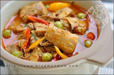 พะแนงทูน่า