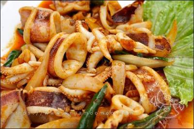 วิธีทำ ปลาหมึกผัดน้ำพริกเผา เมนูอาหารง่ายๆ อร่อยๆ